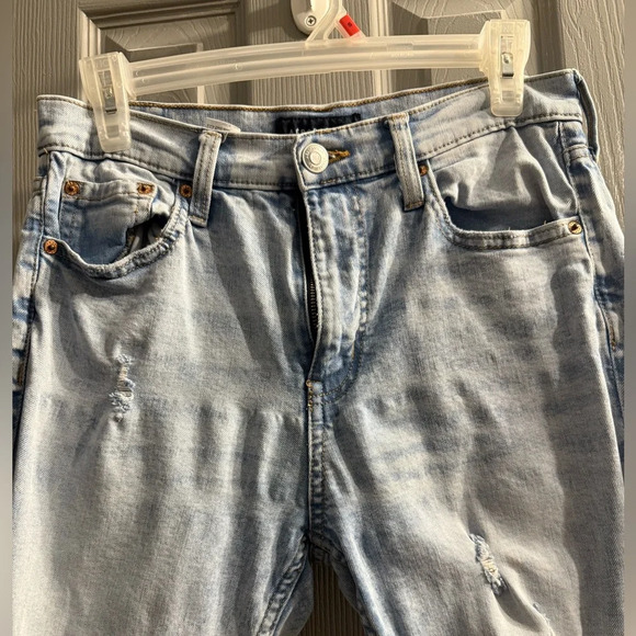 Aeropostale stretchy Cheeky jeggings distressed light blue denim Size 8 - Picture 2 of 8